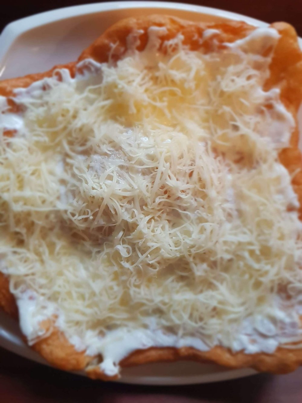 Sajtos tejfölös lángos Zsanna Konyhájában
